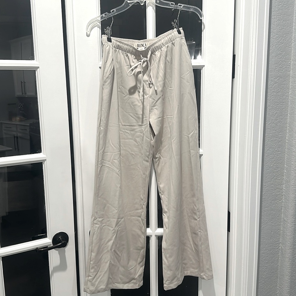 Wide leg pants